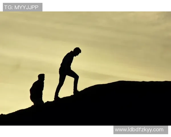 攀登梦想的巅峰：王娜与深度对话中的人生哲学与挑战