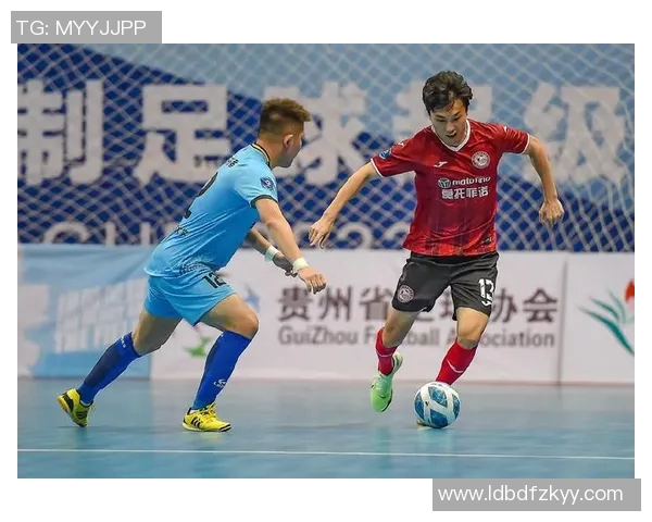 重庆足球队在全国锦标赛中以80分稳居积分榜首位展现强劲实力