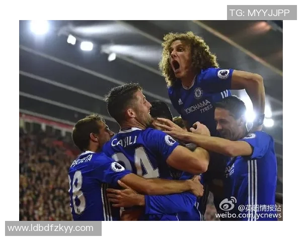 冬季时尚风向标足球明星们的外套搭配秘籍揭秘